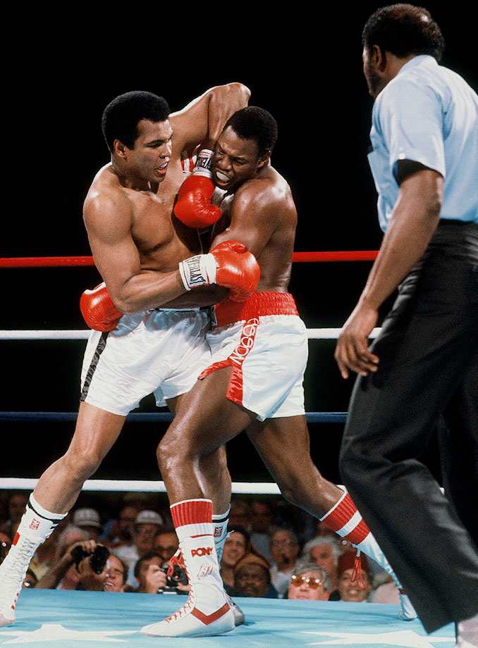 1980-Muhammad-Ali-Larry-Holmes-017042078.jpg